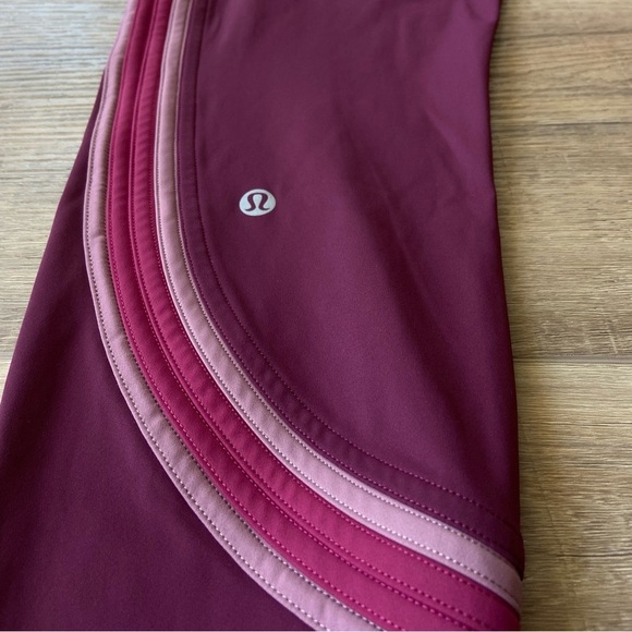 Lululemon Run Crew Tight *28"
Deep Ruby / Star Ruby / Figue size 10 - Picture 8 of 10